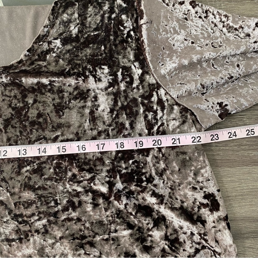 Pol crushed velvet short sleeve scoop neck shirt - Picture 8 of 10